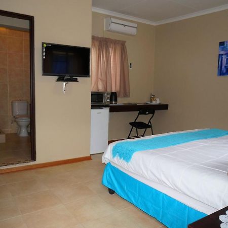 Mckala Guesthouse คิมเบอร์ลีย์ ภายนอก รูปภาพ